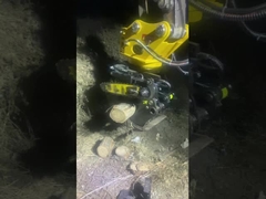 العناق العقدة الخشب